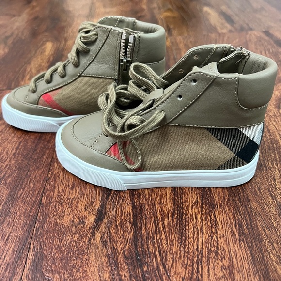 Burberry hi top boys sneakers - Picture 7 of 10